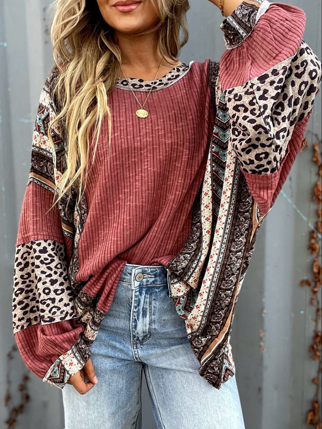 Leopard Round Neck Long Sleeve Sweatshirt