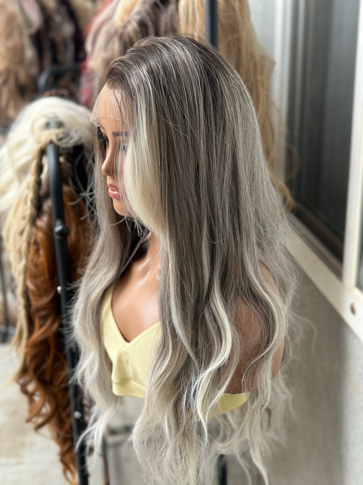 CYNTHIA ash blonde ombré